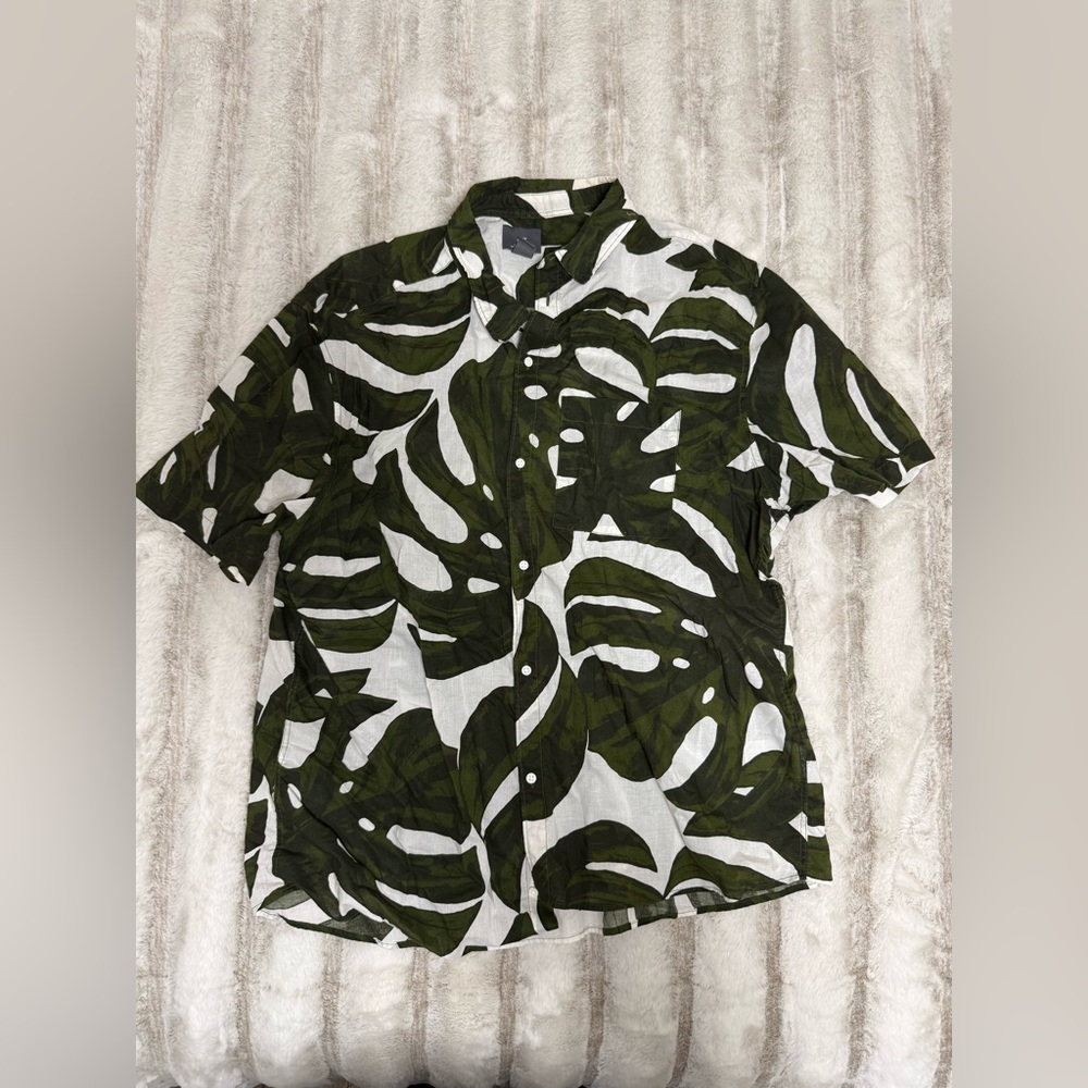 H&M Tropical Green and White Button Down Shirt